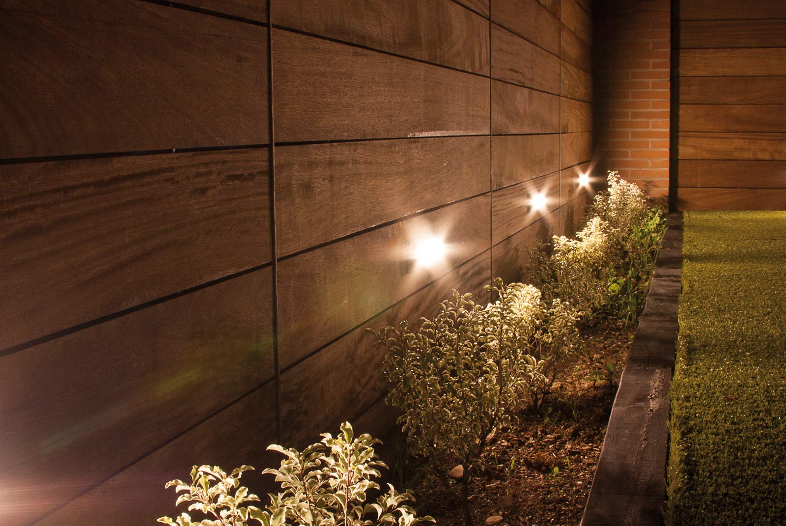 Jardín con iluminación nocturna | Proyectos Echarri