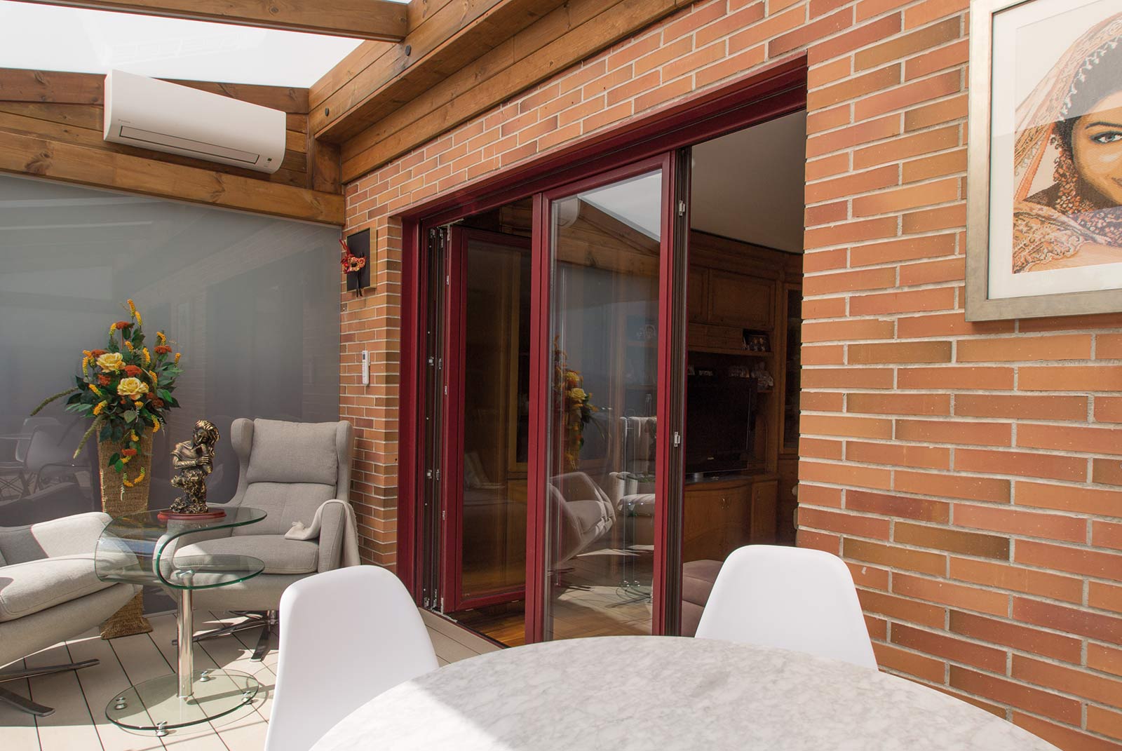 Ventana Open Max Premium de Deceuninck abriendose