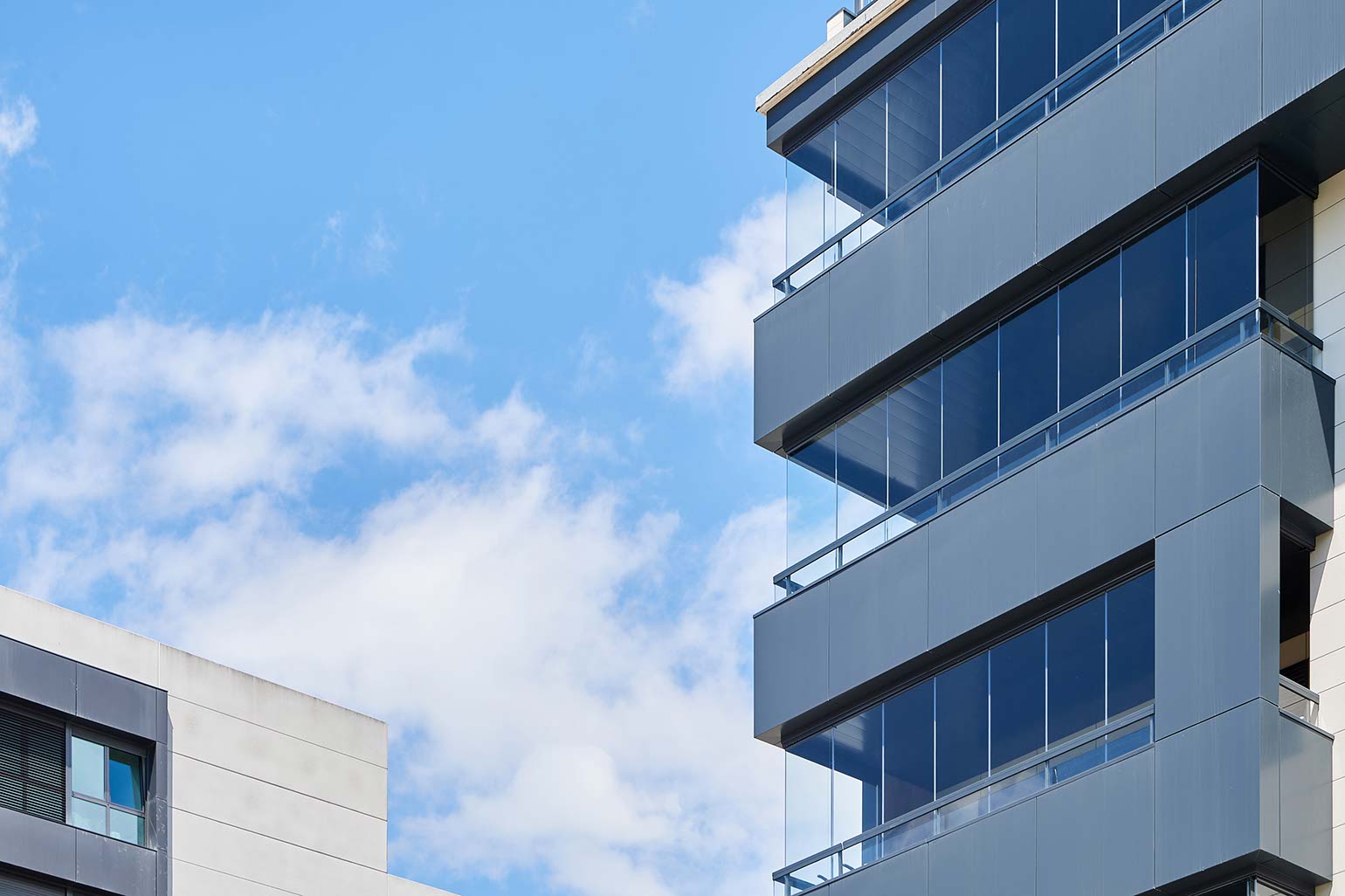 LUMON Spain edificio-cortinas-de-cristal-lumon-spain